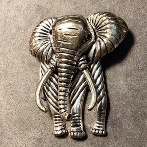 Art Deco Silver Elephant pin